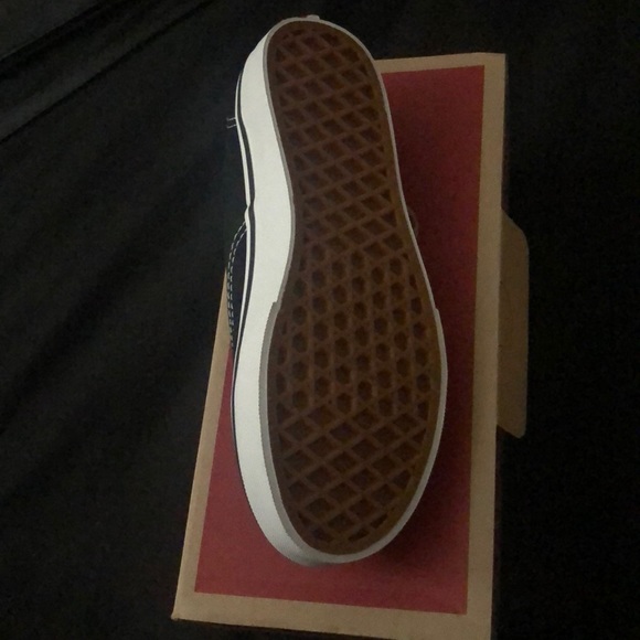 New black/ white authentic vans kids size 3 - Picture 2 of 4